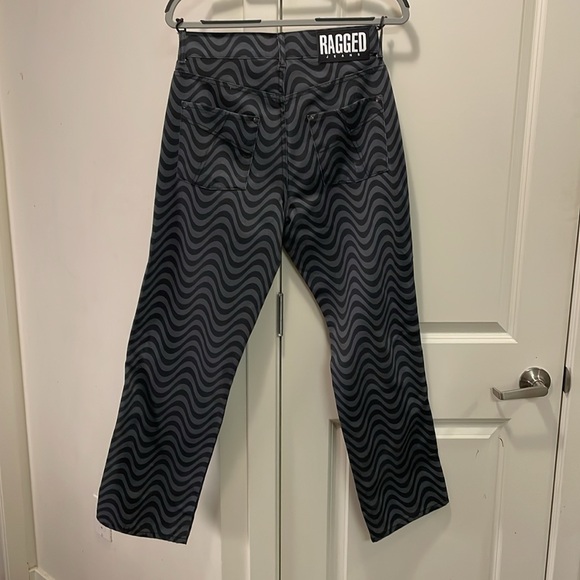 Ragged Jeans - Picture 2 of 3